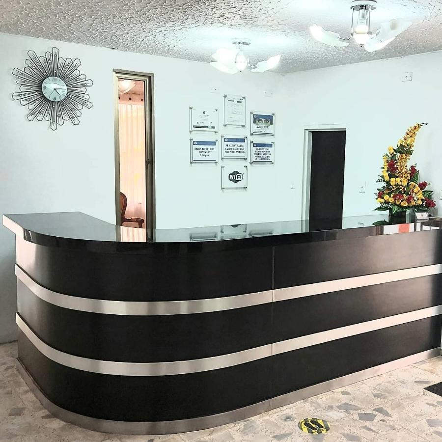 Hotel Emperador Barbosa  Exteriér fotografie