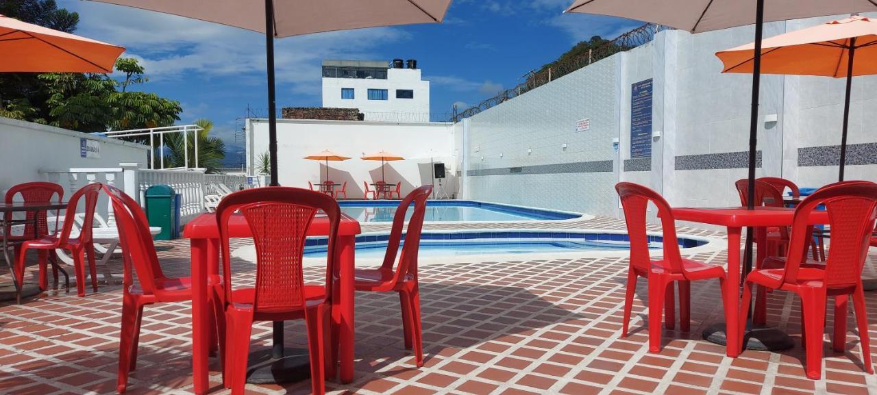 Hotel Emperador Barbosa  Exteriér fotografie