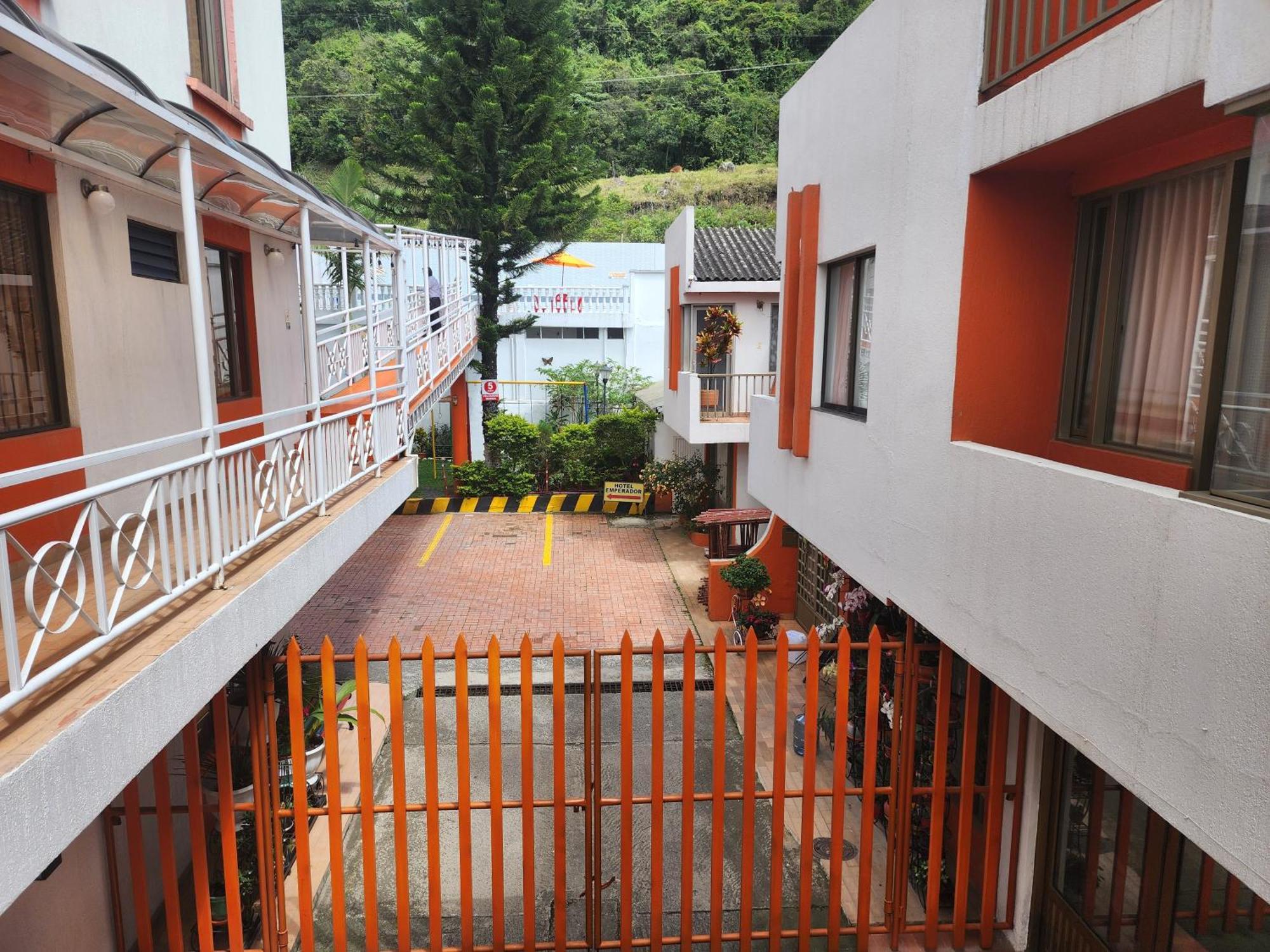 Hotel Emperador Barbosa  Exteriér fotografie