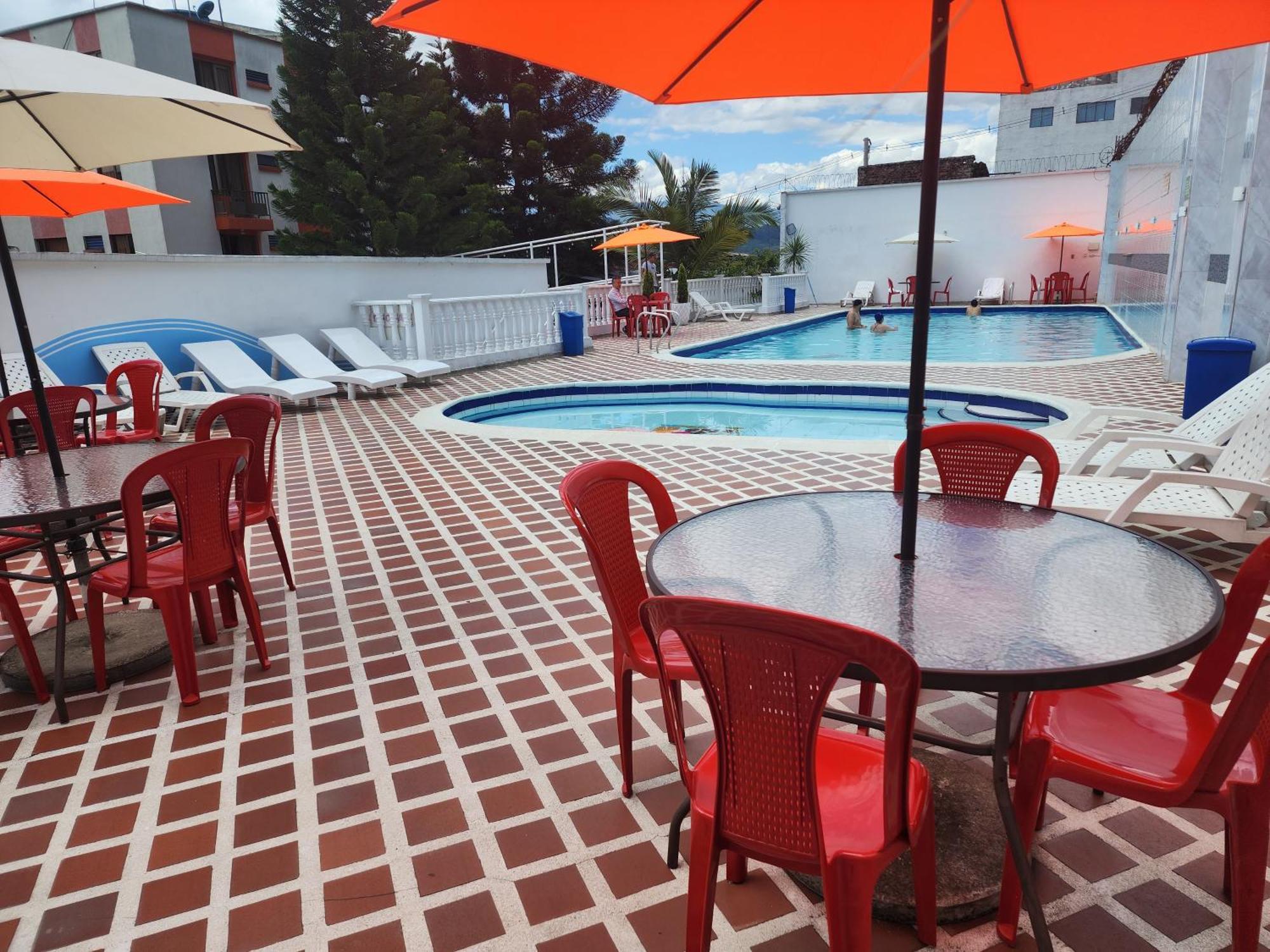 Hotel Emperador Barbosa  Exteriér fotografie